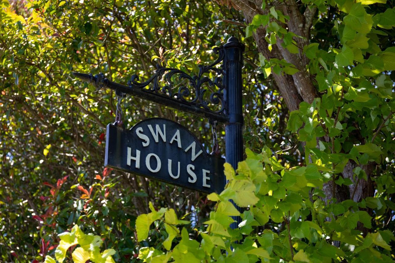 Swan House Bed and Breakfast Martinborough Exterior foto